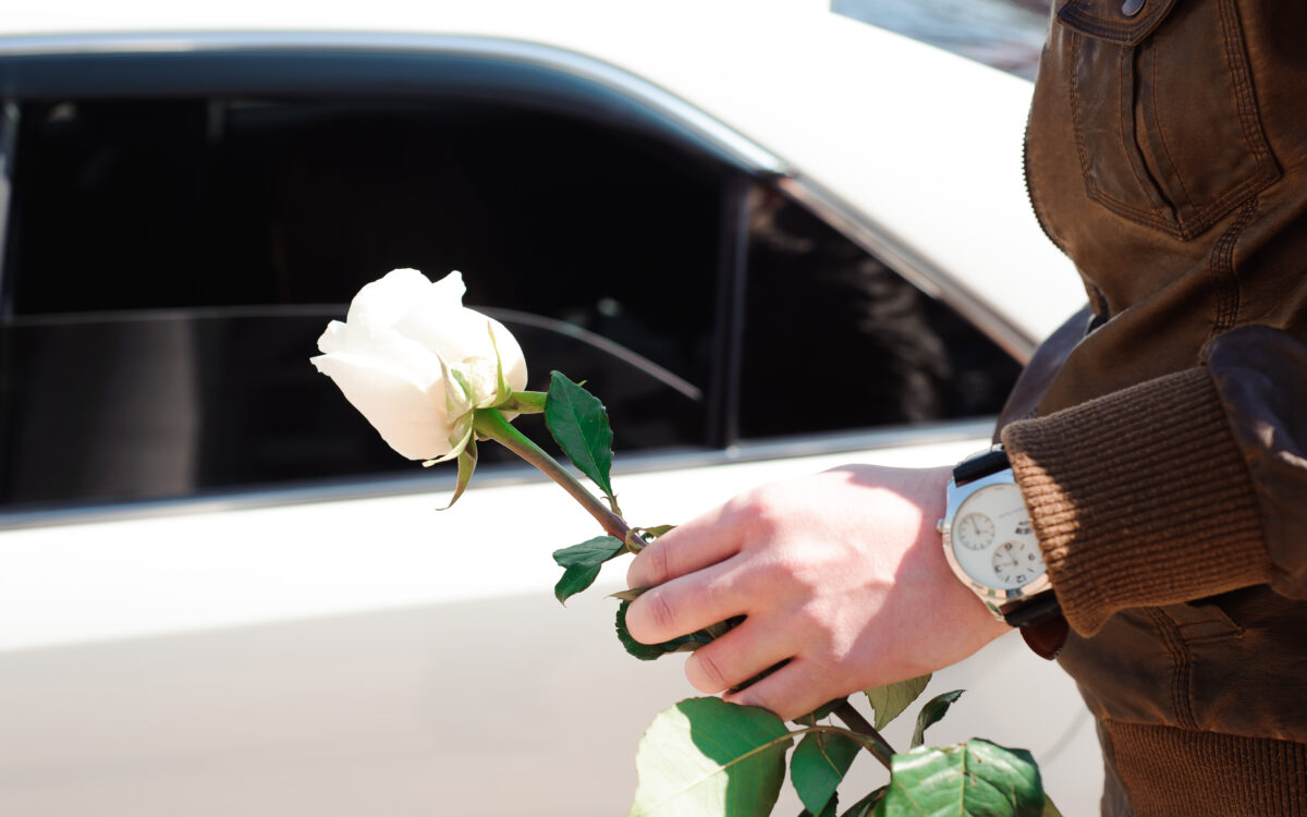 Emotioneel afscheid van zusjes Cécile (14) en Livia (12) uit Hilversum die omkwamen door spookrijder