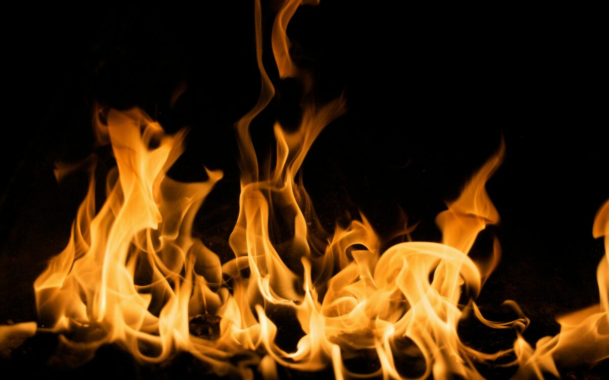 Video: Brand legt historisch Limburgs klooster volledig in de as