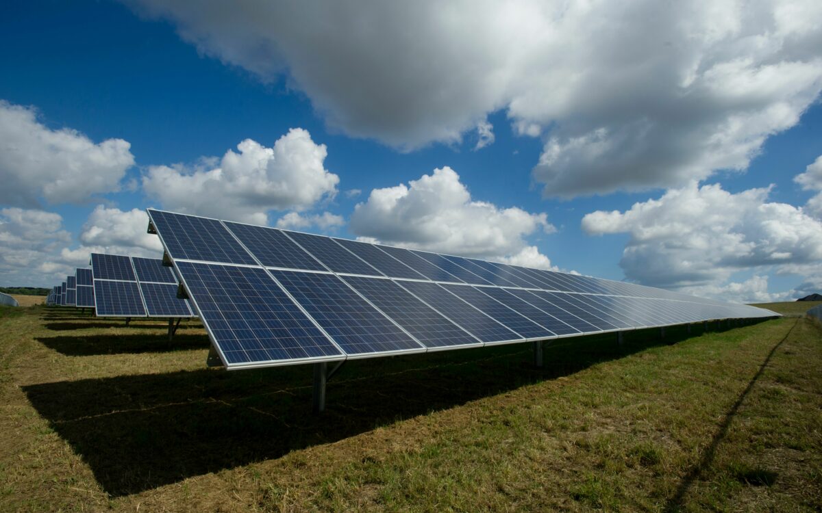Klimaattop Dubai stevent mogelijk af op verdriedubbeling duurzame energie