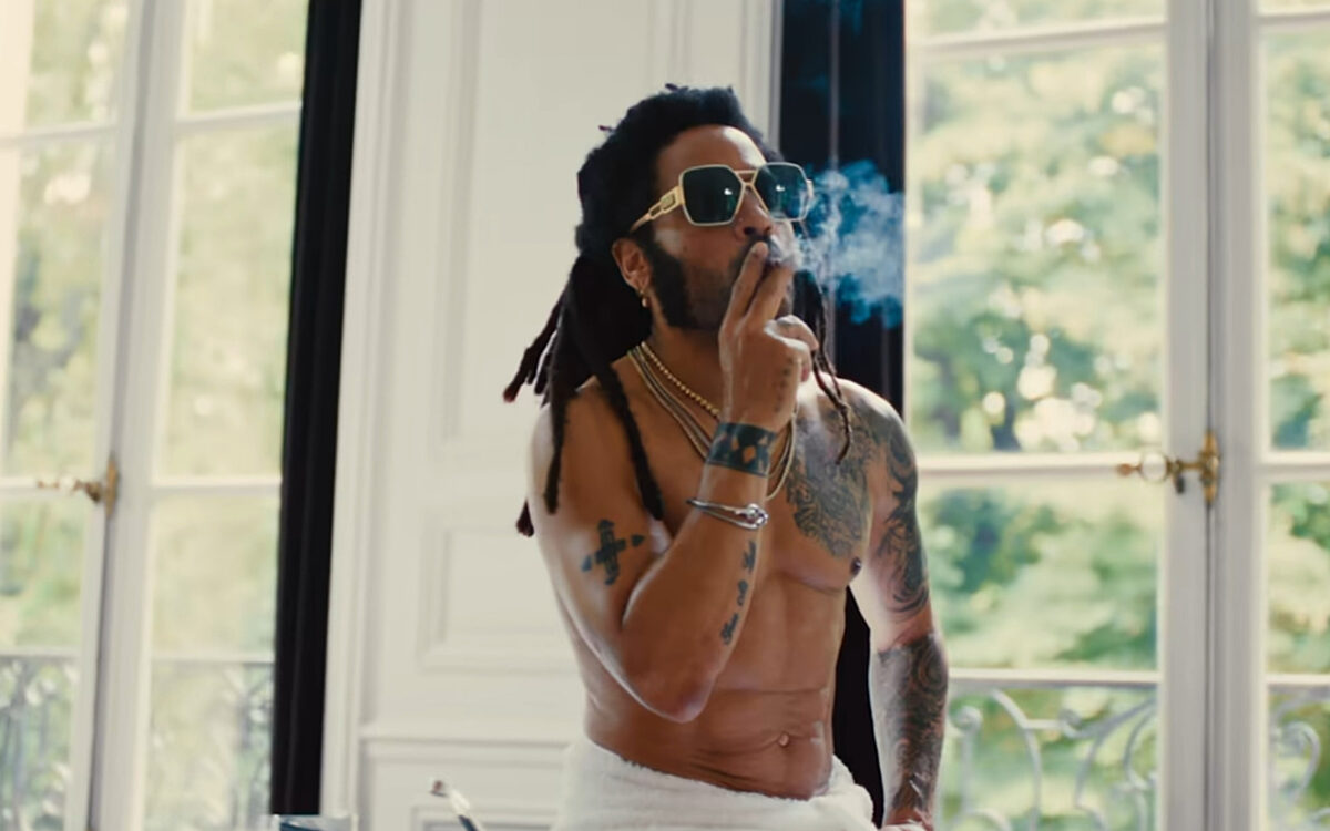 Lenny Kravitz gaat naakt in nieuwe videoclip