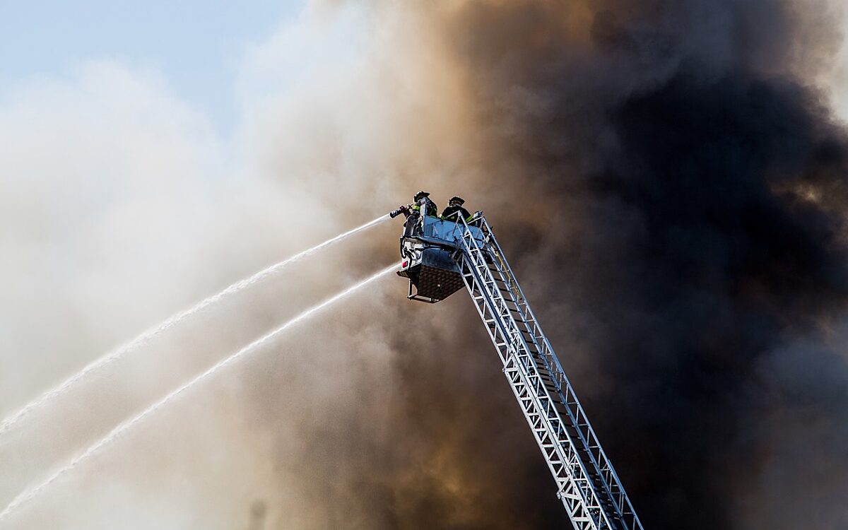 Video: Enorme brand in parkeergarage Den Bosch