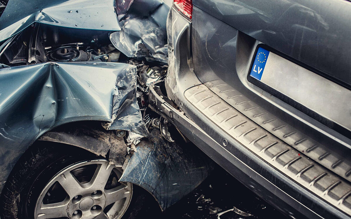 Fatale crash in Breda eist leven en veroorzaakt gewonde, bijrijder (24) uit voertuig geslingerd