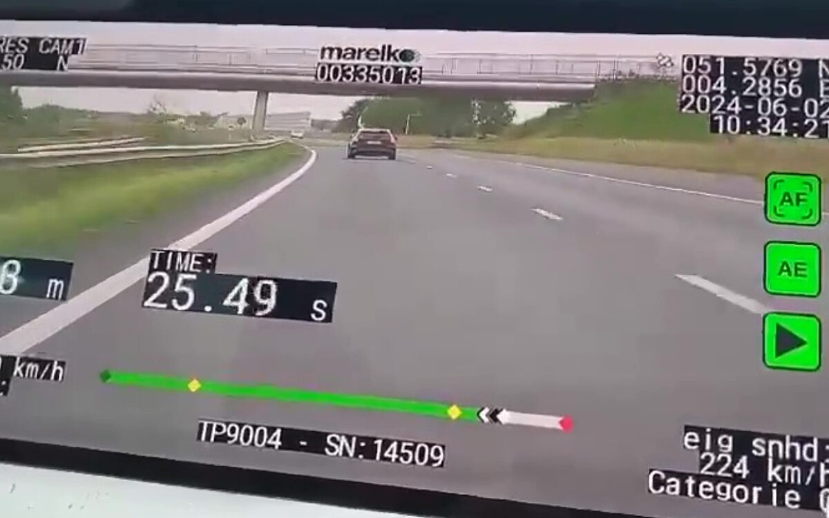 Beginnende automobilist rijdt met 235 km/u op de snelweg en moet rijbewijs inleveren