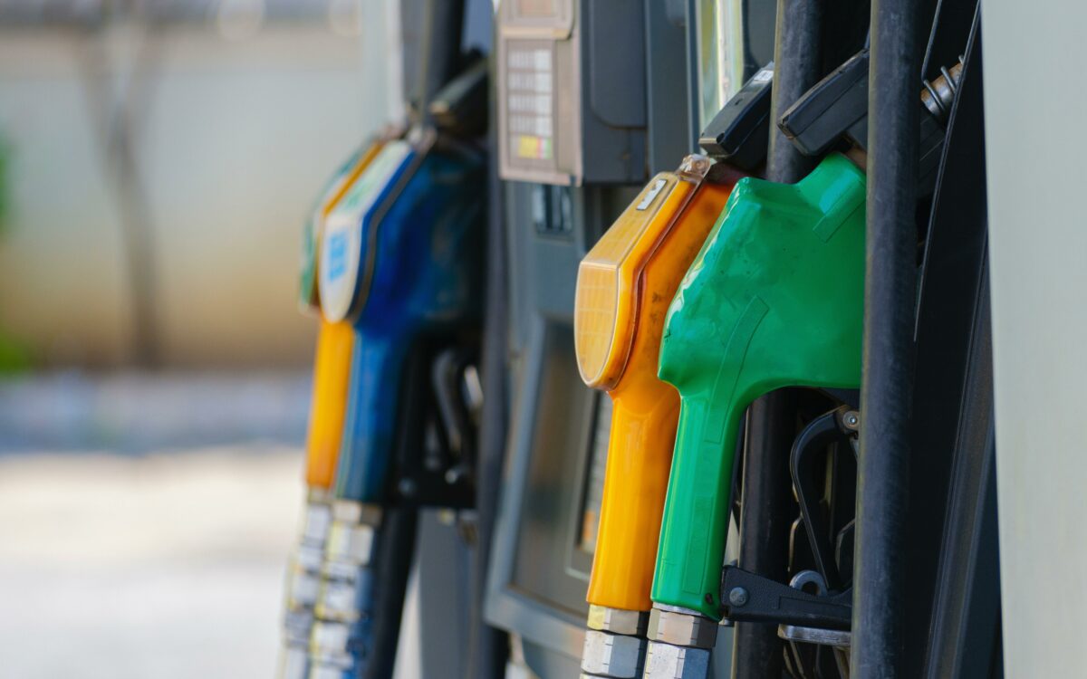 Benzineprijs op hoogste punt in meer dan een jaar, prijs van 2,30 euro per liter in zicht