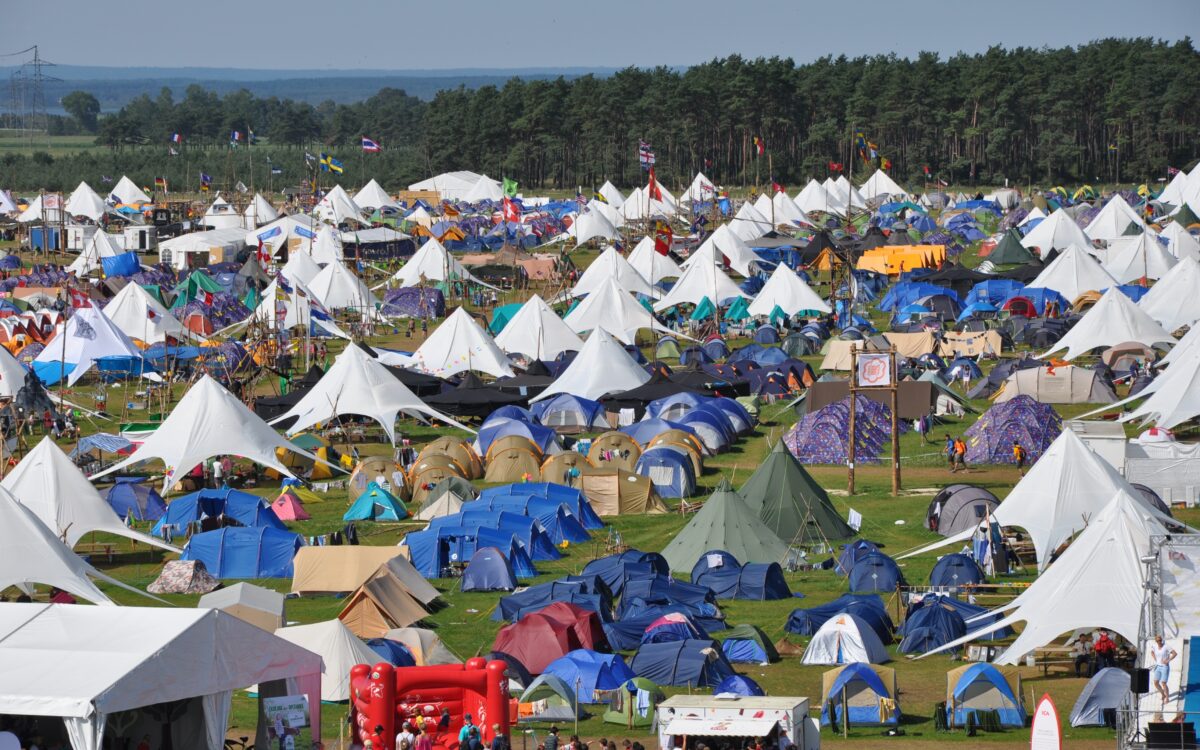Geteisterde scouting-jamboree wordt opgedoekt om naderende tyfoon
