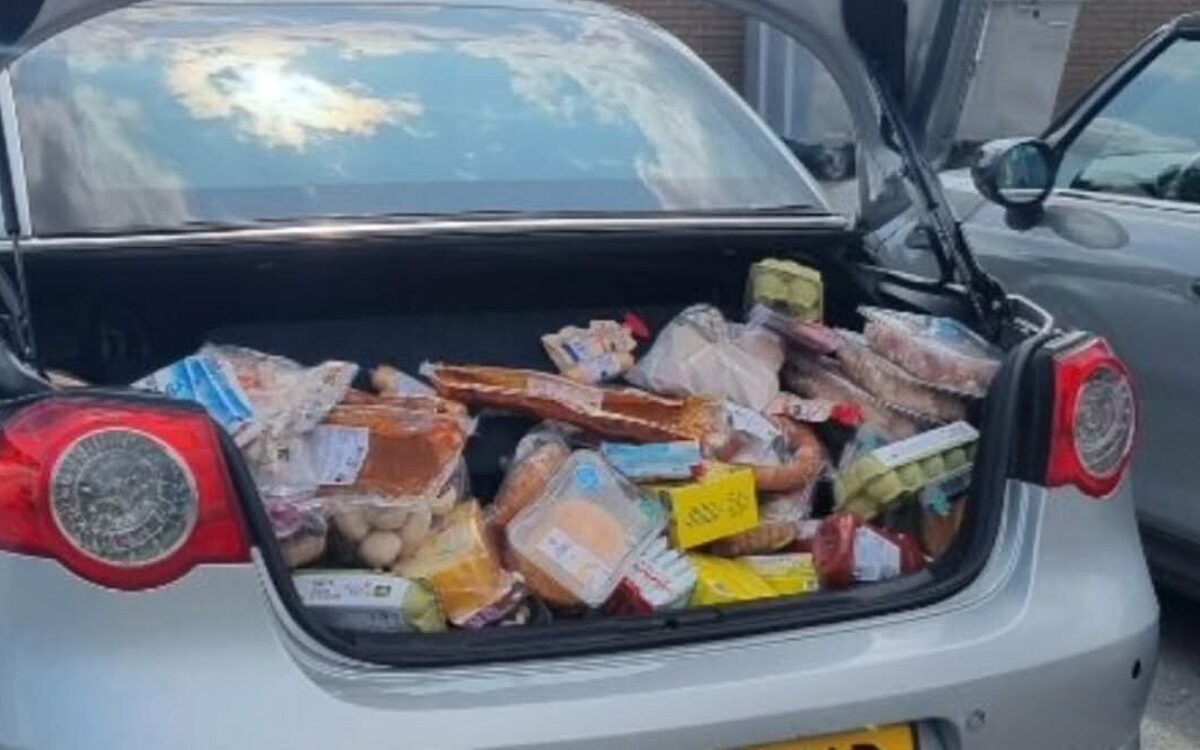 'Oost-Europees' gezin jat halve supermarkt leeg in Rheden: voor 700 euro aan boodschappen gestolen
