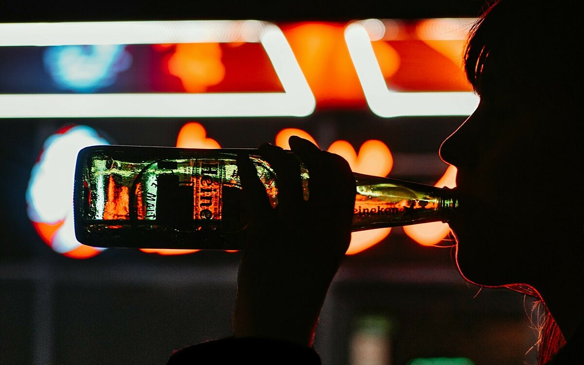 Beschonken bestuurster (29) rijdt voetganger Maassluis het ziekenhuis in