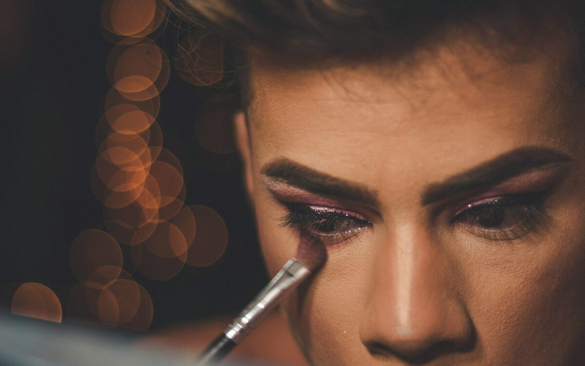 Taxichauffeur opgepakt na inrijden op dragqueen tijdens Pride