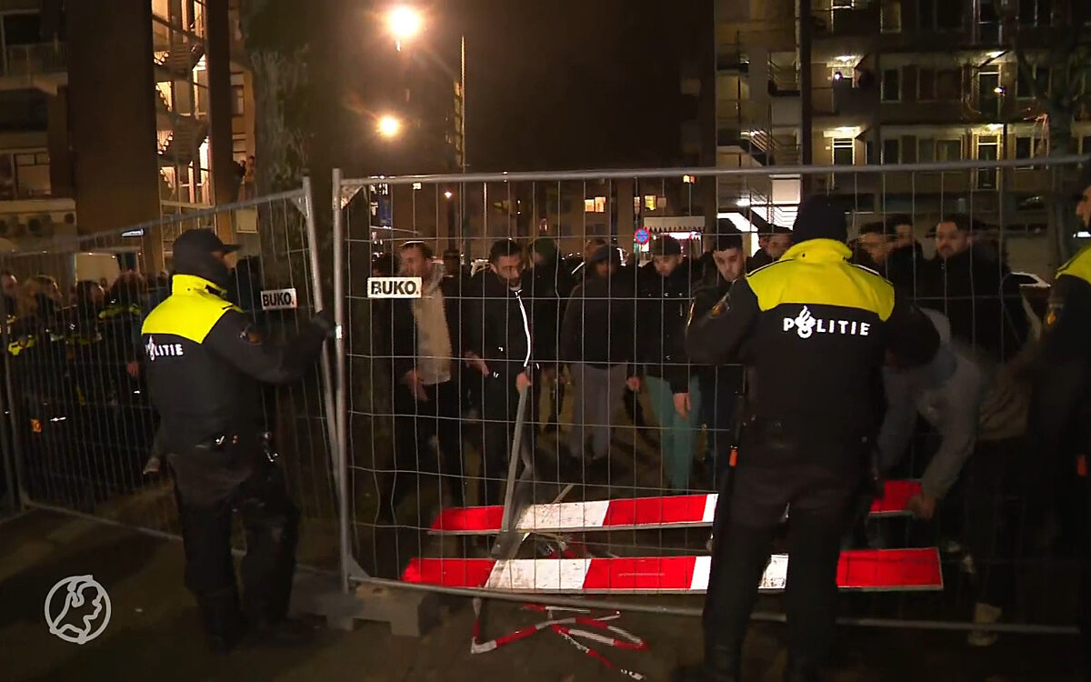 Onrust bij verwoest pand Rotterdam, twee aanhoudingen