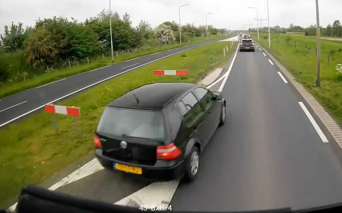 Invoegactie van asociale automobilist in Golf loopt nog maar nét goed af