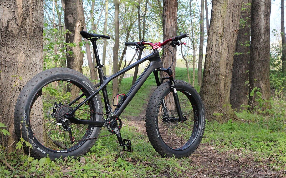 Politie zoekt jongeman op fatbike die vrouwen betast