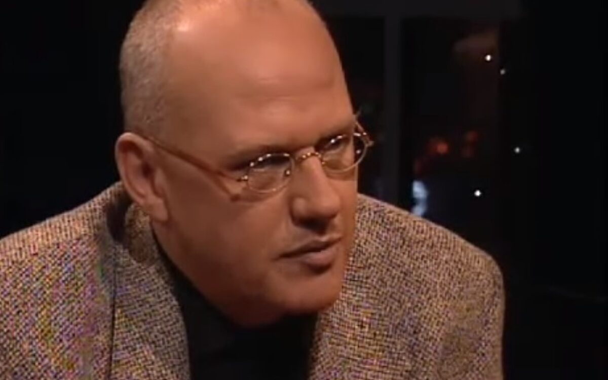 Radio- en tv-presentator Karel van de Graaf (72) overleden