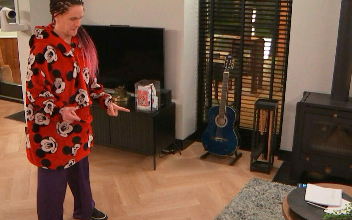 LLDL: Jolanda probeert haar date te versieren met haar jumpstyle-skills