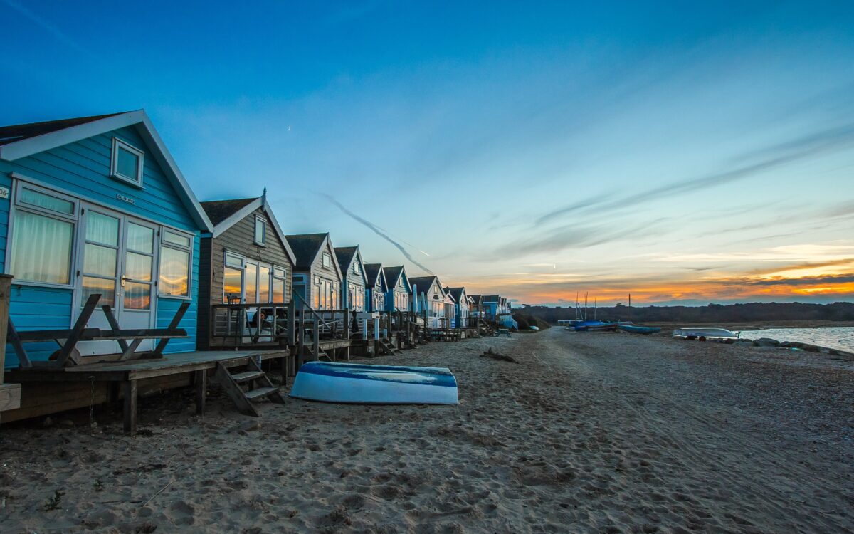 Haagse ondernemer mept wethouder in debat over strandhuisjes