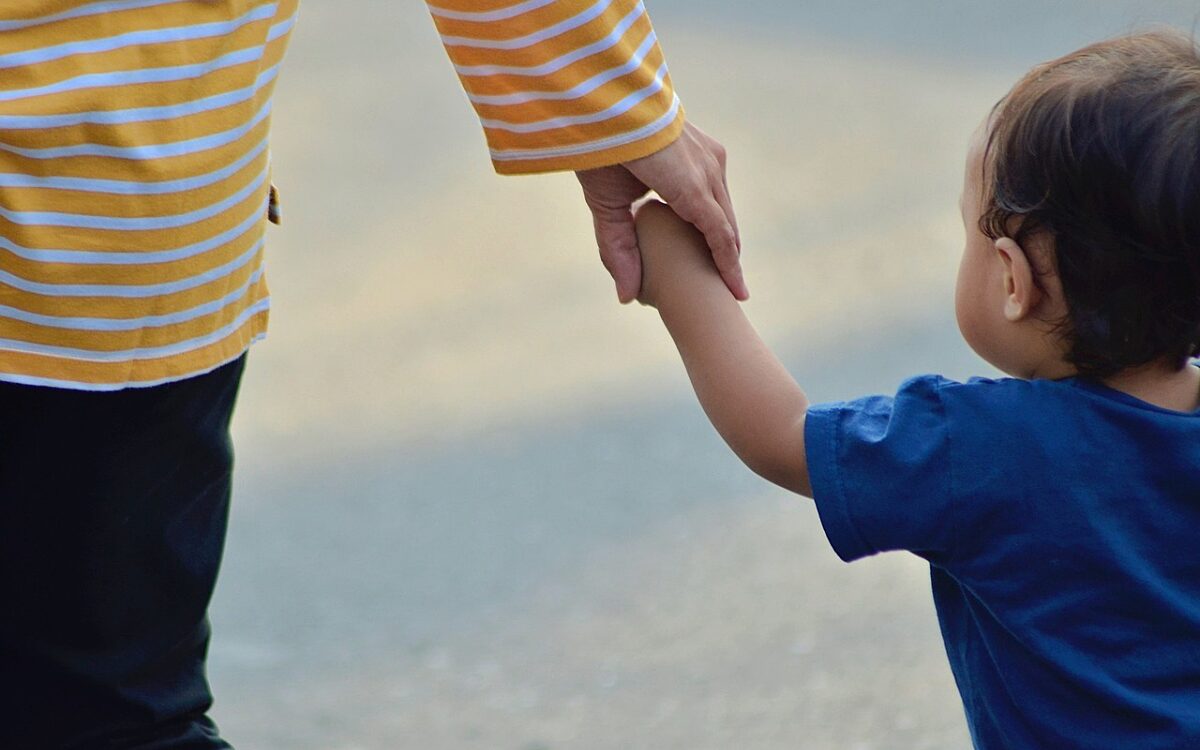 Moeder van 5 kinderen moet azc verlaten na weigeren woning