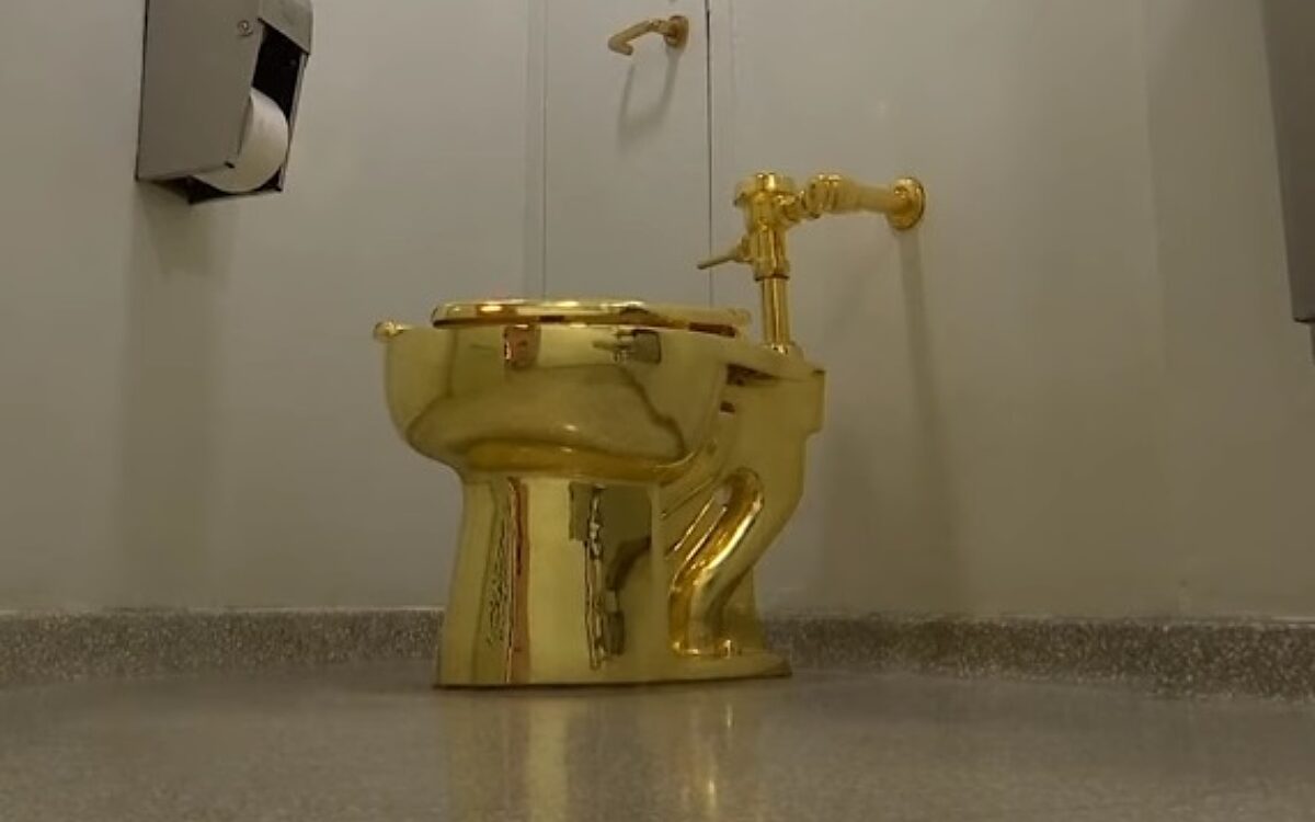 Britten vervolgd voor stelen 18-karaats-gouden toiletpot uit paleis