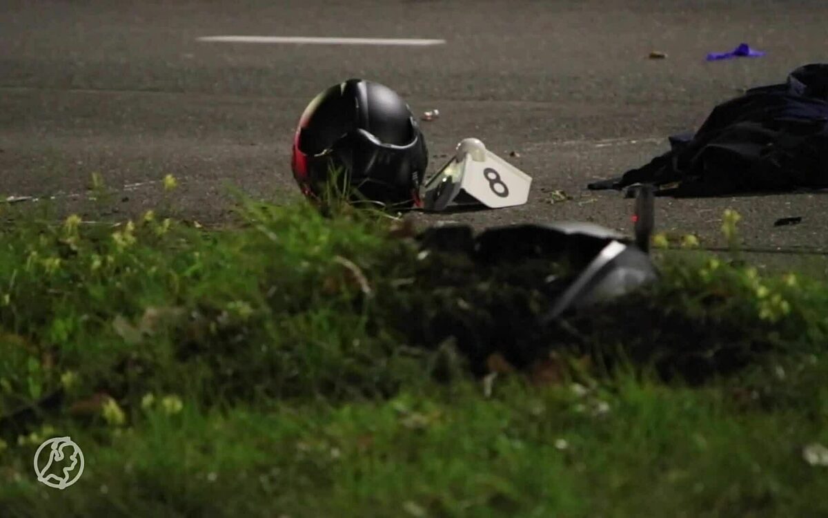 Dode (30) en zwaargewonde (23) na ernstig motorongeluk Den Haag