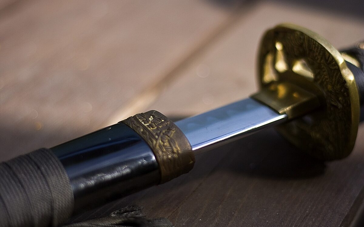 'Man die zwaaide met samoeraizwaaid aangehouden in Zaandam'