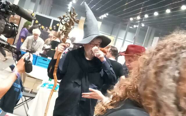 Zien: Maarten van Rossem verkleed als Gandalf in de Jaarbeurs