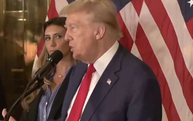 Trump drijft de spot met beschuldigster van seksueel geweld: "Ik zou haar niet hebben gekozen"