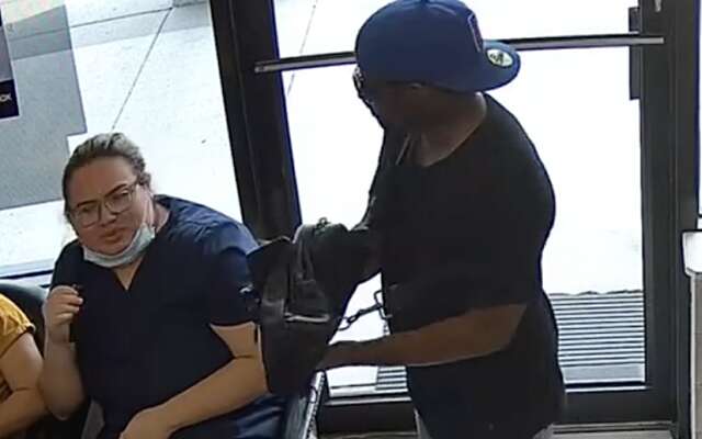 Zien: Overvaller faalt in overvalpoging op Nagelsalon in Atlanta