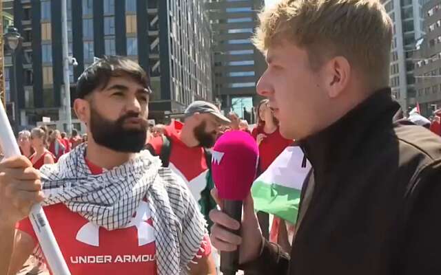 Demonstrant Den Haag prijst Iraans regime en noemt media onbetrouwbaar