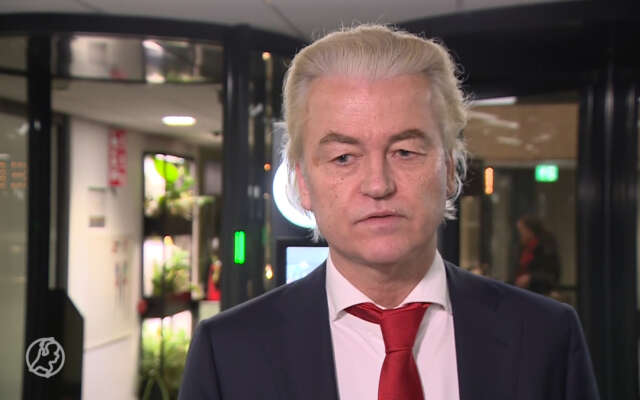 Geert Wilders loopt weg na vragen over eigen tweets: ‘Ik draag bij aan vertrouwen’