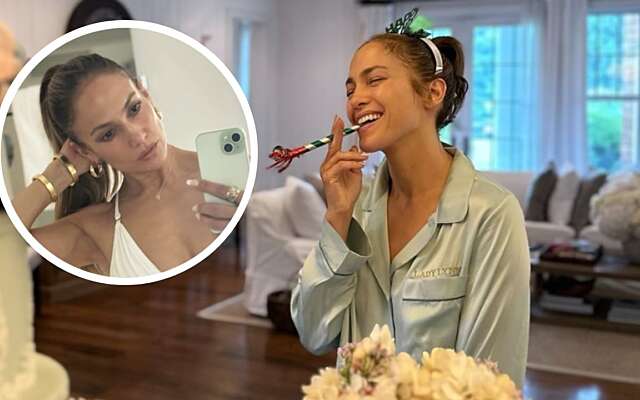 Jennifer Lopez werd gister 55 en trakteerde haar volgers op een sexy foto op Instagram