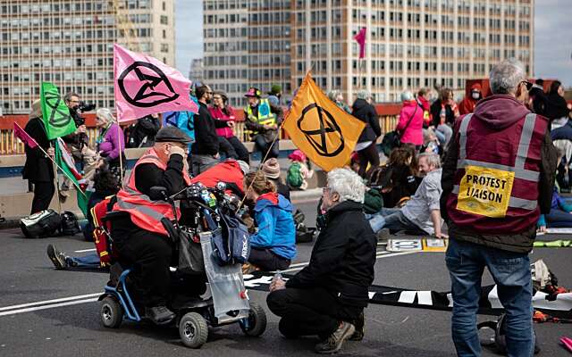 Burgemeester van Haarlem mag niet dreigen met dwangsommen tegen vier klimaatactivisten van Extinction Rebellion