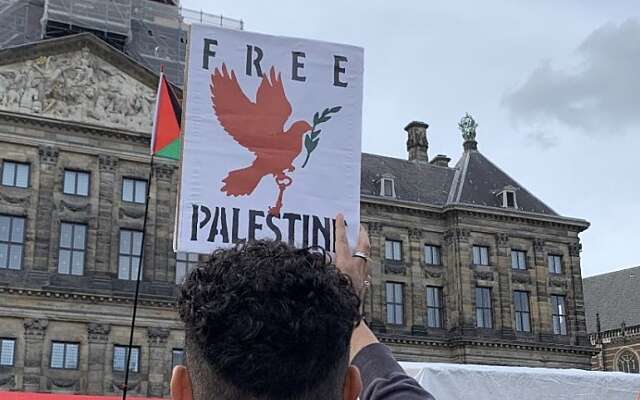 Honderden mensen verzamelen zich op de Dam voor protest tegen geweld in Gaza