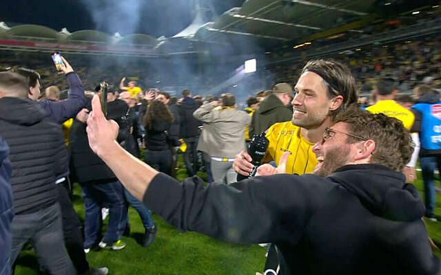 Pijnlijk: Roda JC viert onterecht promotie door blunder stadionspeaker