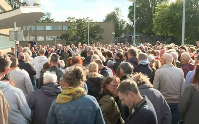 Protest in Haagse Vogelwijk tegen opvang asielzoekers in oud ziekenhuis