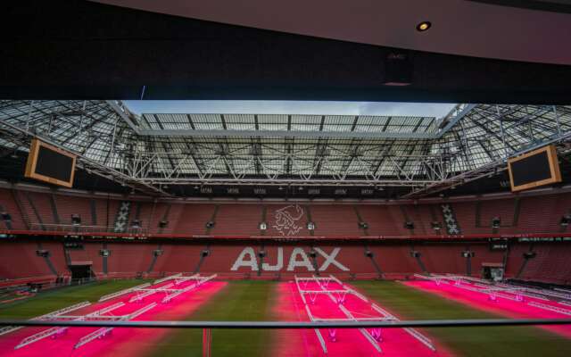Ajax: Van 't Schip weg als hoofdtrainer, Henderson rest van seizoen uitgeschakeld