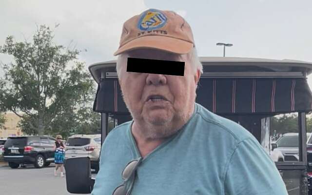 Nederlander (80) draait door: slaat man op gehandicaptenplek met wandelstok in Florida