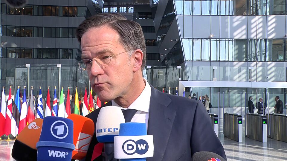 NieuwNieuws Rutte favoriet in race om Navoleiderschap